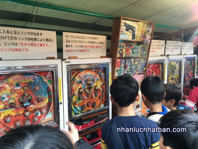 Trang Chủ 25 Pachinko là gì? Cùng tìm hiểu về trò chơi đầy cám dỗ này